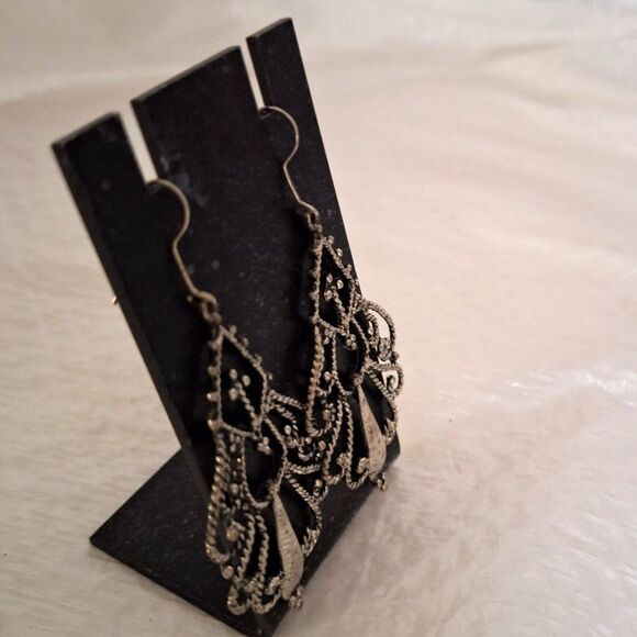 Vintage Filigree Earrings Teardrop Chandelier Silver Tone Whimsigoth Elegant - Picture 5 of 7